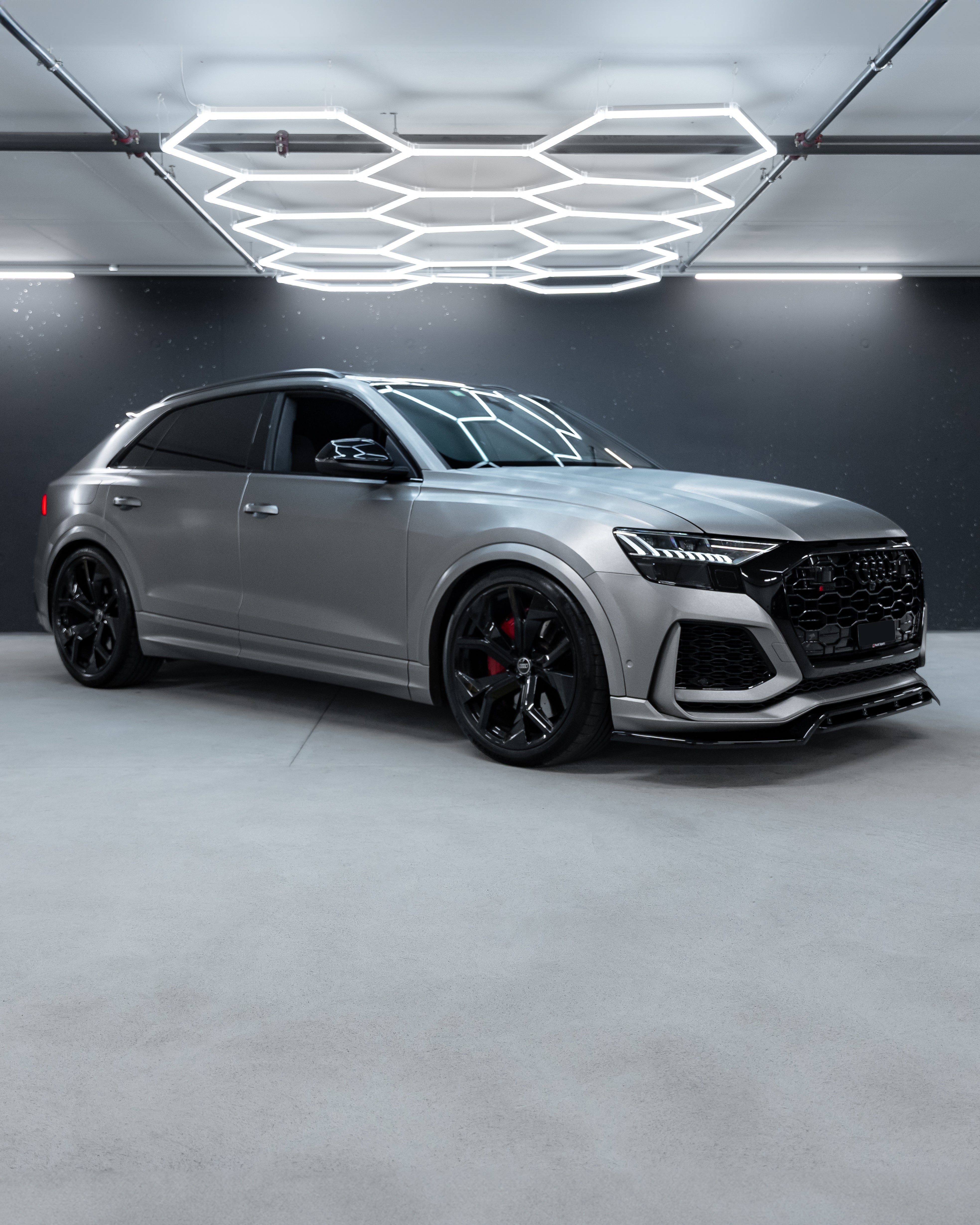 AUDI RSQ8