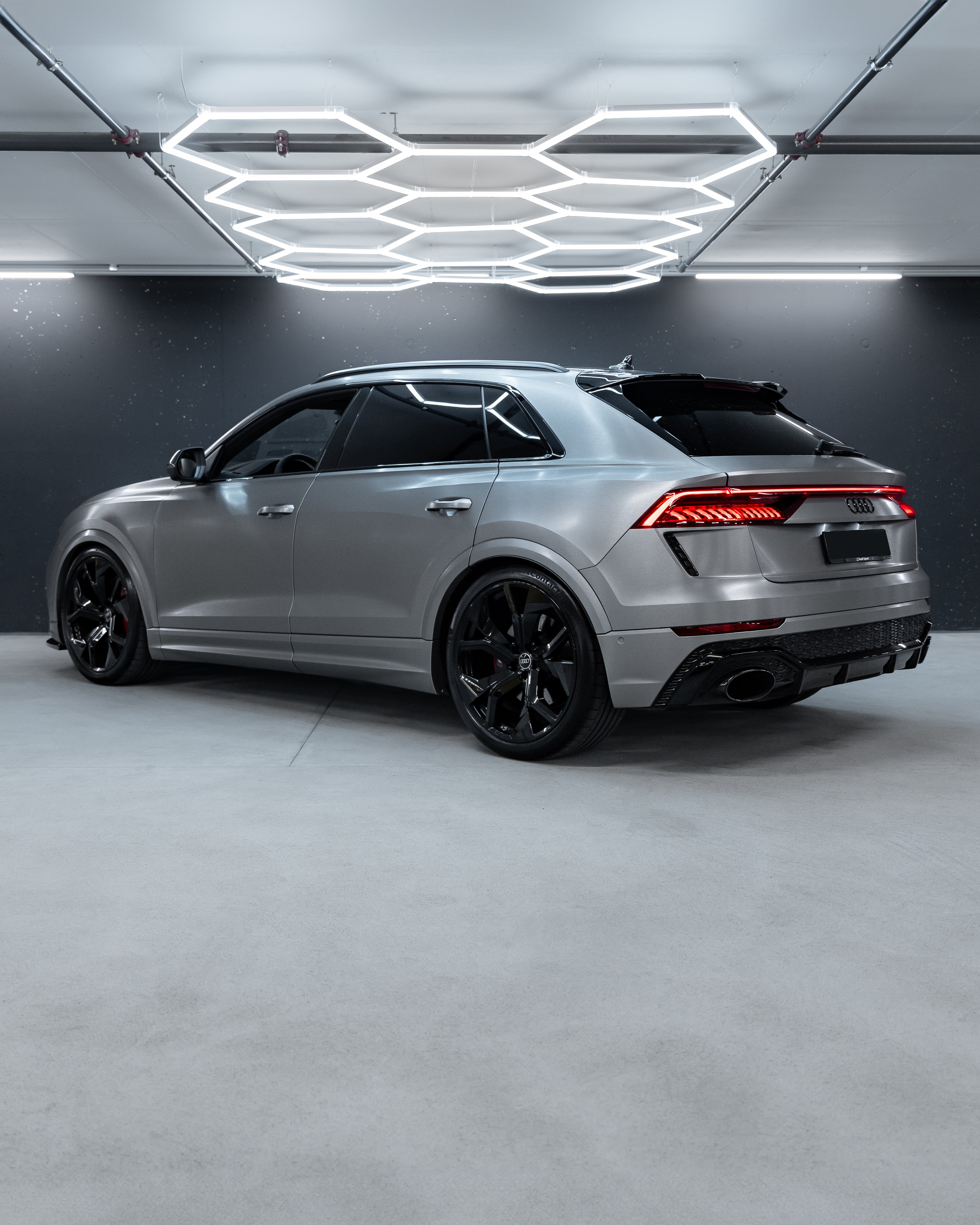 AUDI RSQ8