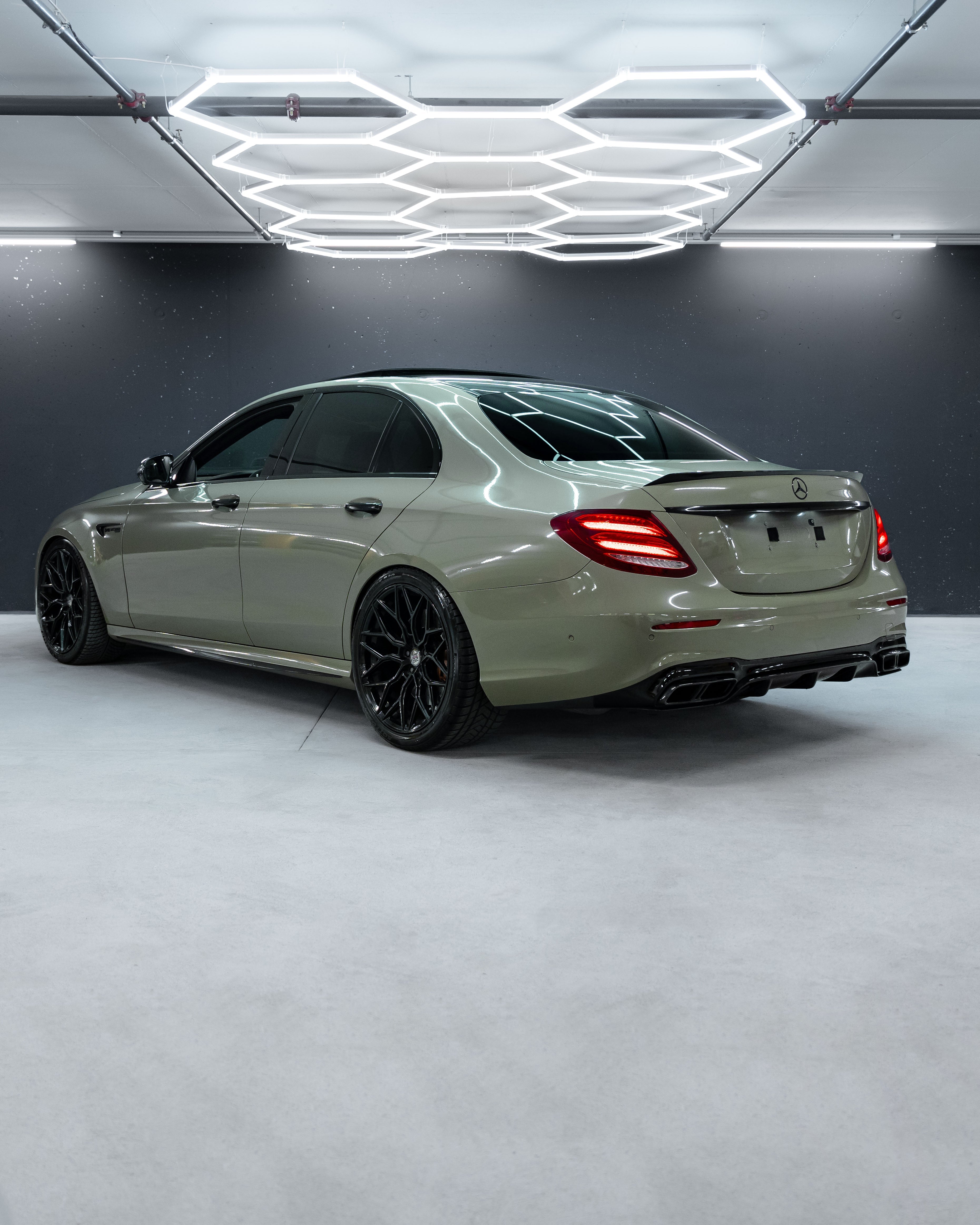 MERCEDES BENZ AMG E63s EDITION 1