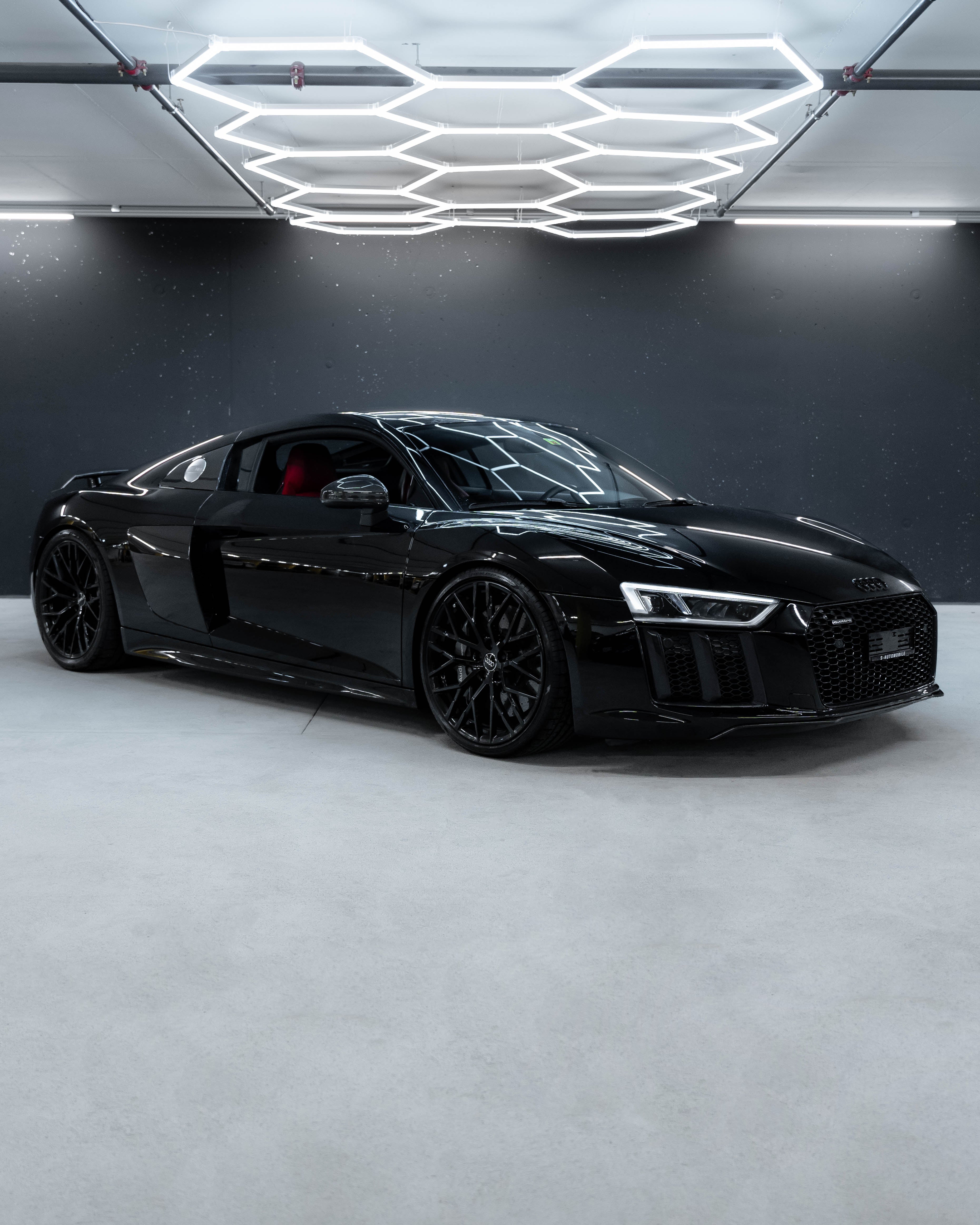 AUDI R8 V10+