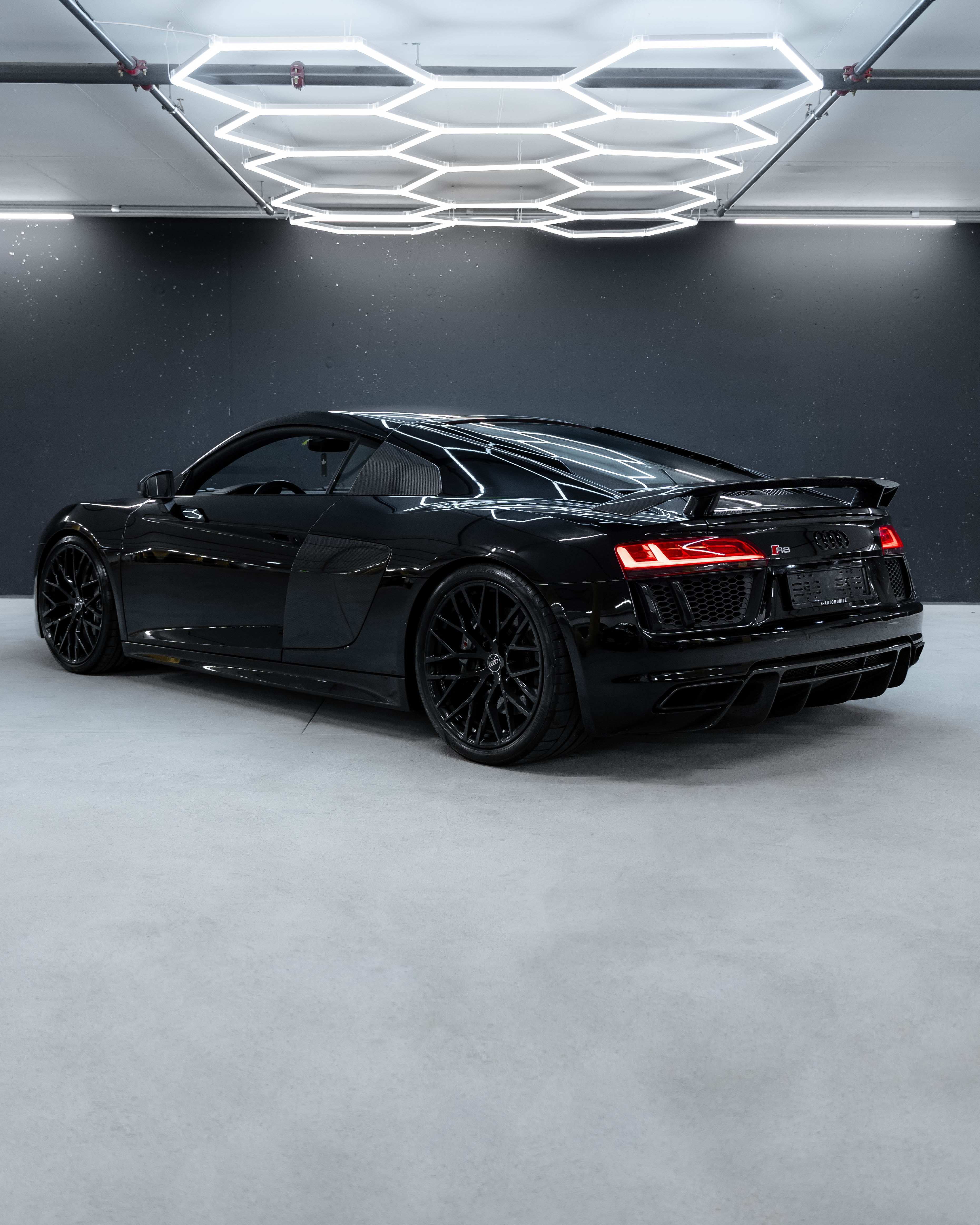 AUDI R8 V10+